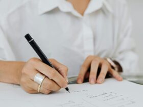 Konjungsi Penerang Pengertian, Fungsi, Contoh, dan Cara Menggunakannya dengan Tepa