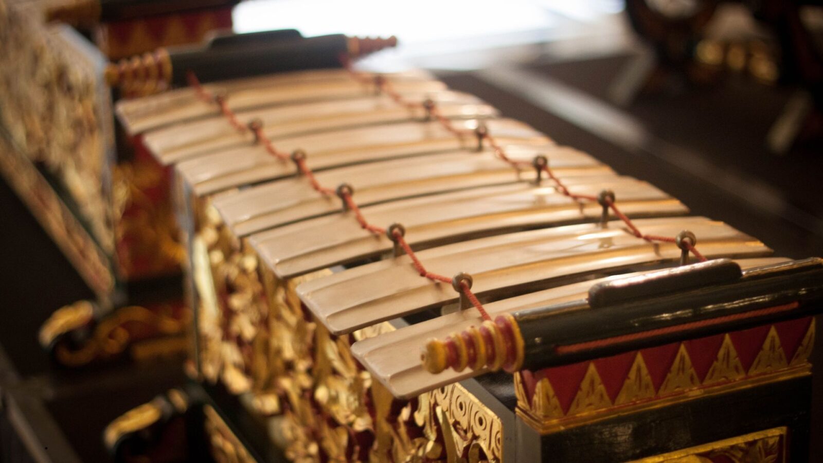 Alat Musik Kolintang: Sejarah, Cara Memainkan, dan Keunikan Instrumen Tradisional Minahasa