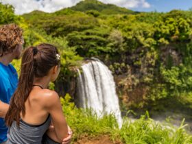 Bagaimana Sebaiknya Sikap Pengunjung Kalau Mengunjungi Tempat Wisata Manapun