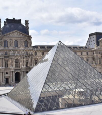 Volume Limas Segi Empat: Rumus, Cara Menghitung, dan Contoh Soal Lengkap