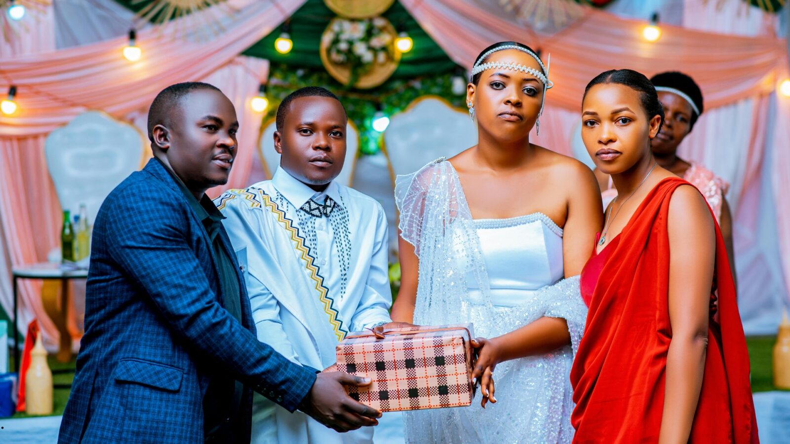 Kado Pernikahan: Panduan Lengkap Memilih Hadiah yang Berkesan dan Bermanfaat