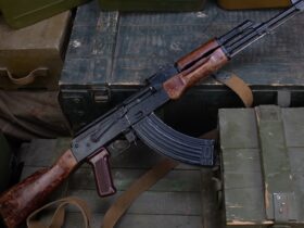 Senjata AK47: Sejarah, Spesifikasi, Fakta Menarik, dan Pengaruhnya di Dunia Modern