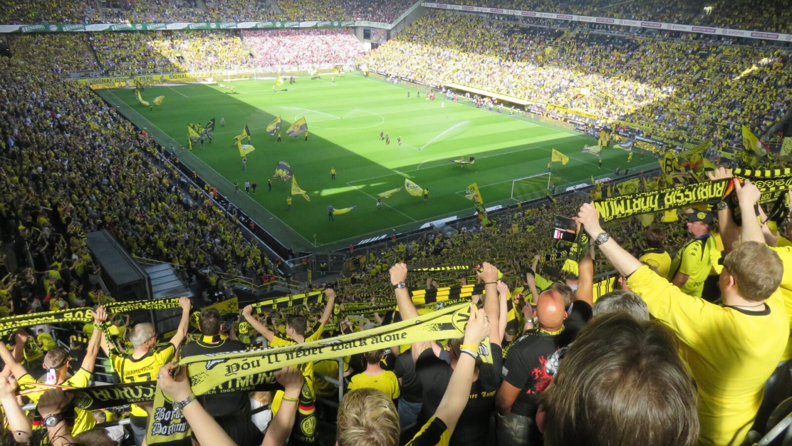 Yel Yel Singkat: Cara Membuat dan Contoh Terbaik untuk Meningkatkan Semangat Tim