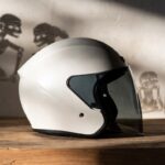 Helm Putih Artinya Simbol dan Aturan Penggunaan di Indonesia