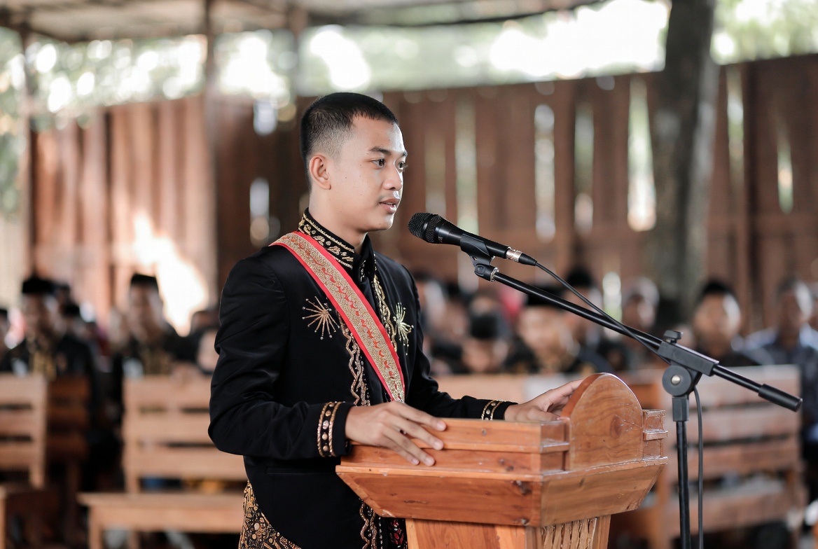 Contoh Pidato Bahasa Sunda tentang Sopan Santun yang Menginspirasi dan Penuh Makna